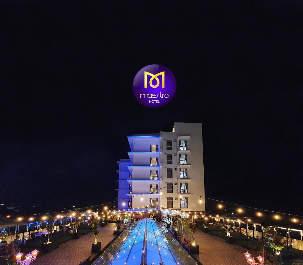 Maestro Hotel Kota Baru Pontianak Buitenkant foto